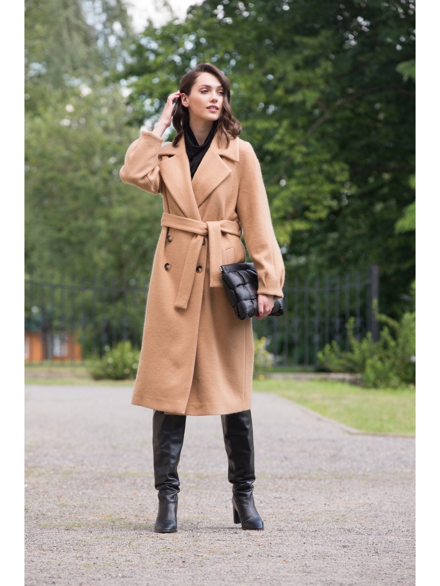 Классическое пальто спокойной расцветки